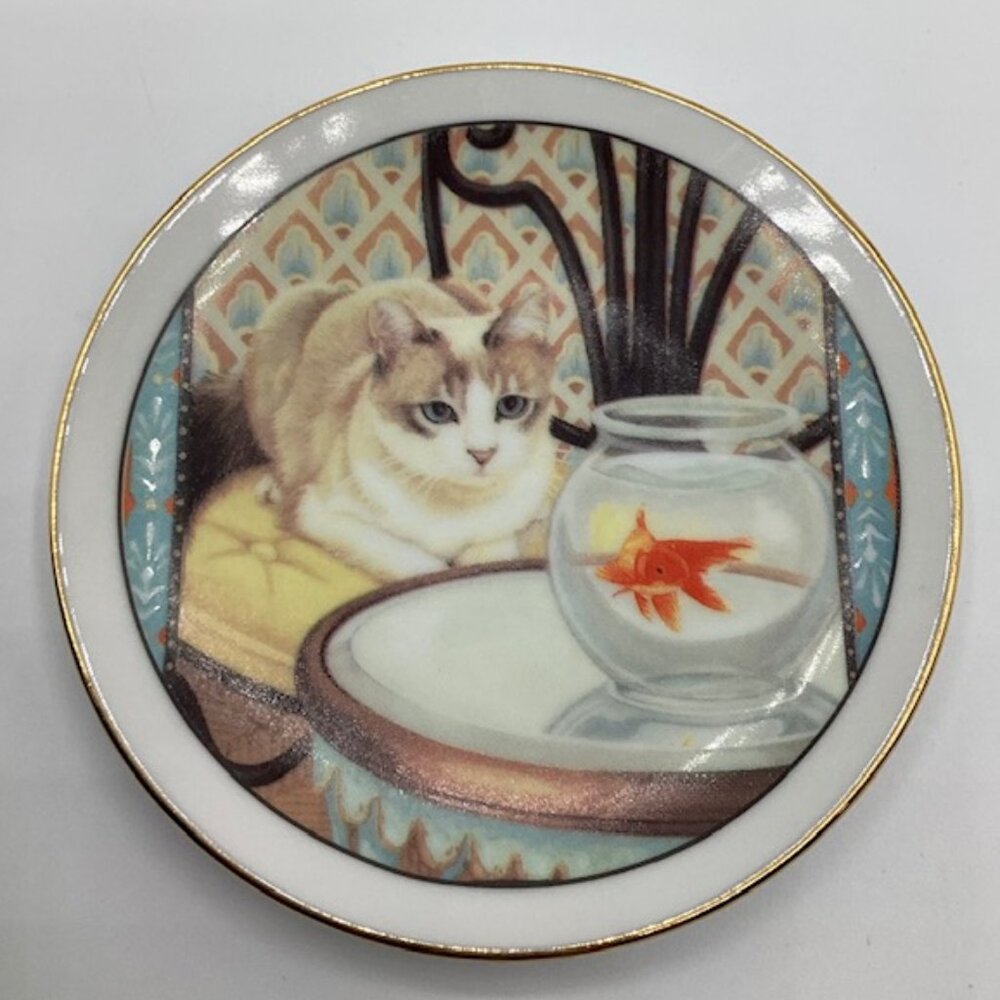 Cat/Goldfish Small Decorative Cermic Plate Gold Trim Russ Berrie 4.5"D Vintage